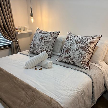 Luxury Upmarket Guesthouse 20 On 4Th Rustenburg Dış mekan fotoğraf