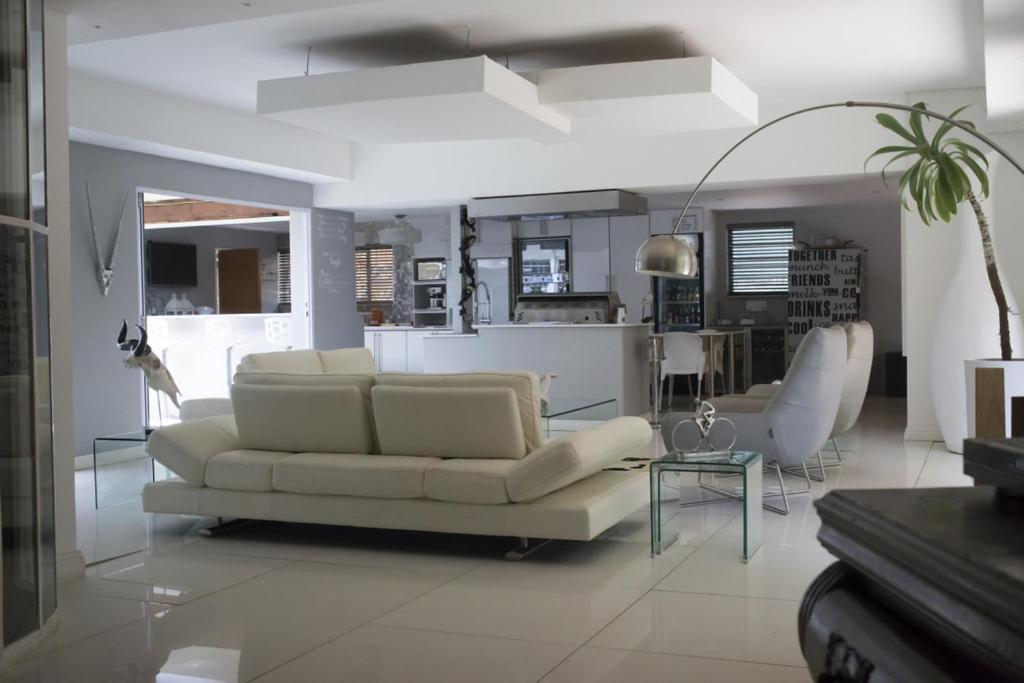 Luxury Upmarket Guesthouse 20 On 4Th Rustenburg Dış mekan fotoğraf