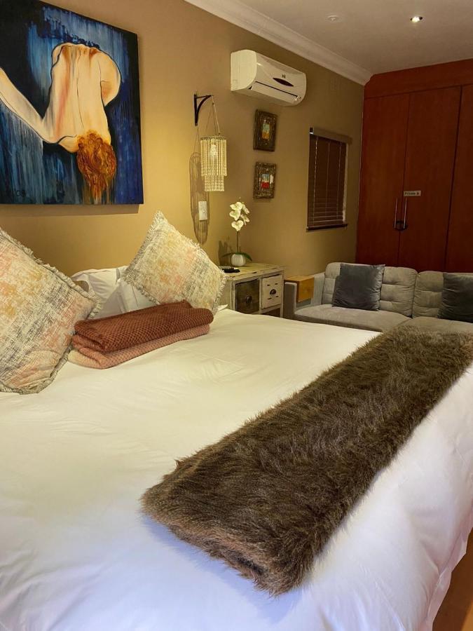 Luxury Upmarket Guesthouse 20 On 4Th Rustenburg Dış mekan fotoğraf