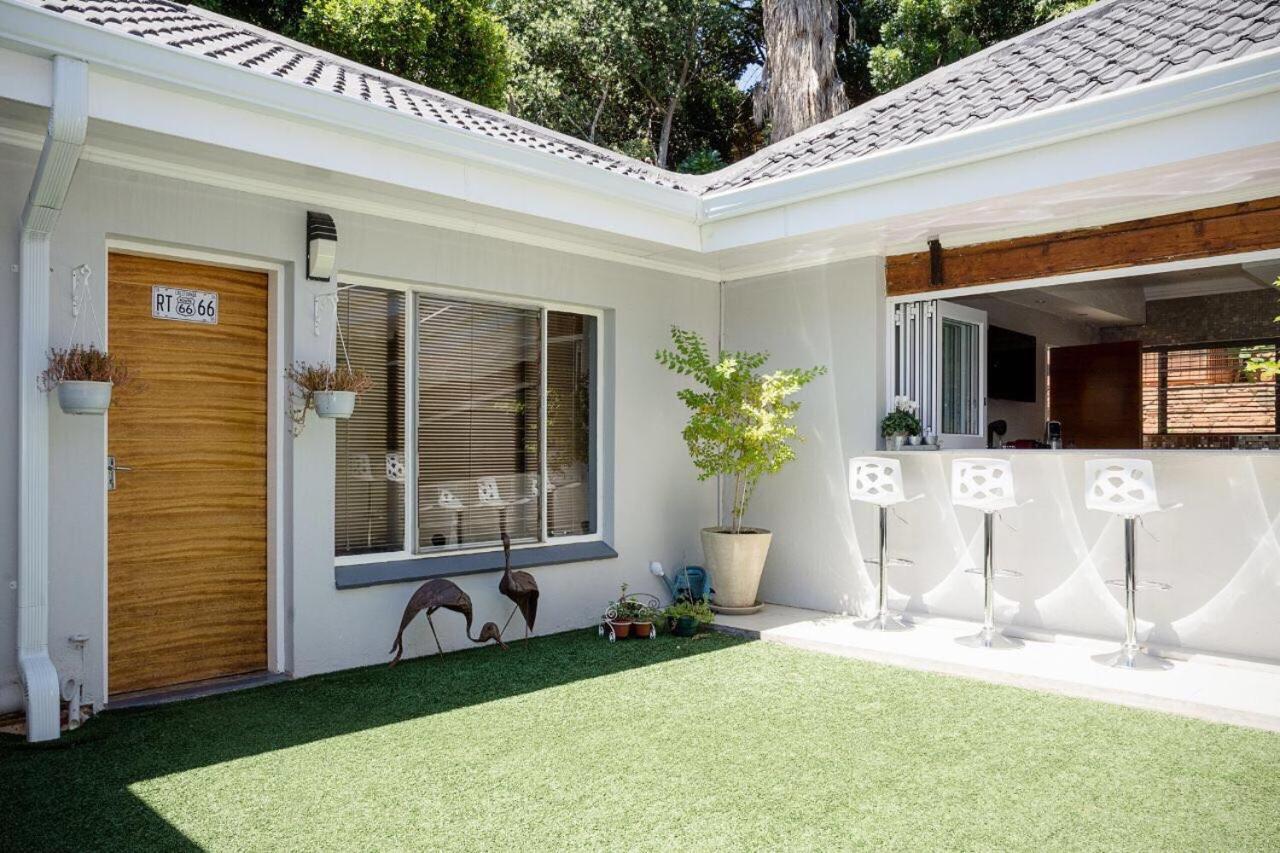 Luxury Upmarket Guesthouse 20 On 4Th Rustenburg Dış mekan fotoğraf