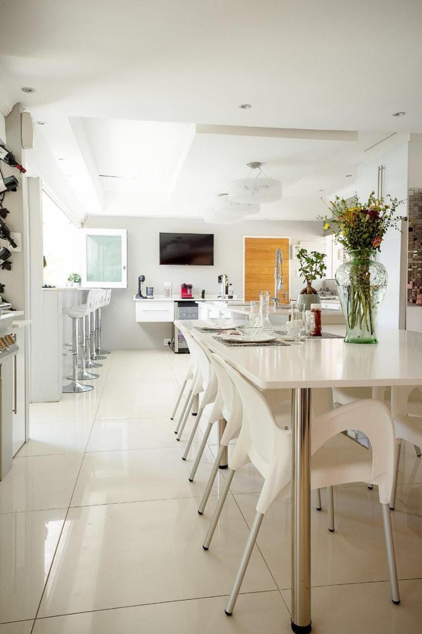 Luxury Upmarket Guesthouse 20 On 4Th Rustenburg Dış mekan fotoğraf
