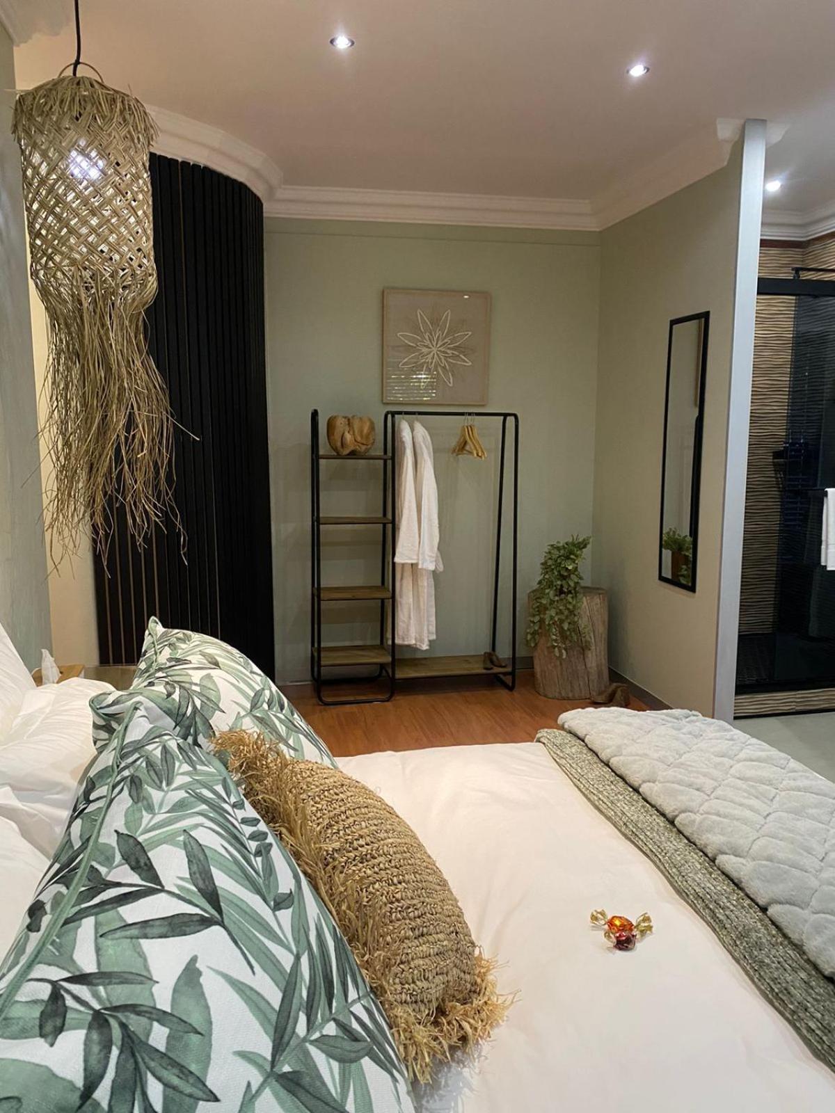 Luxury Upmarket Guesthouse 20 On 4Th Rustenburg Dış mekan fotoğraf