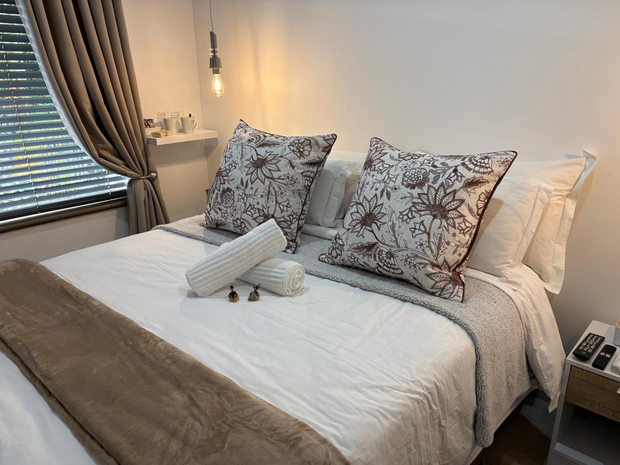 Luxury Upmarket Guesthouse 20 On 4Th Rustenburg Dış mekan fotoğraf